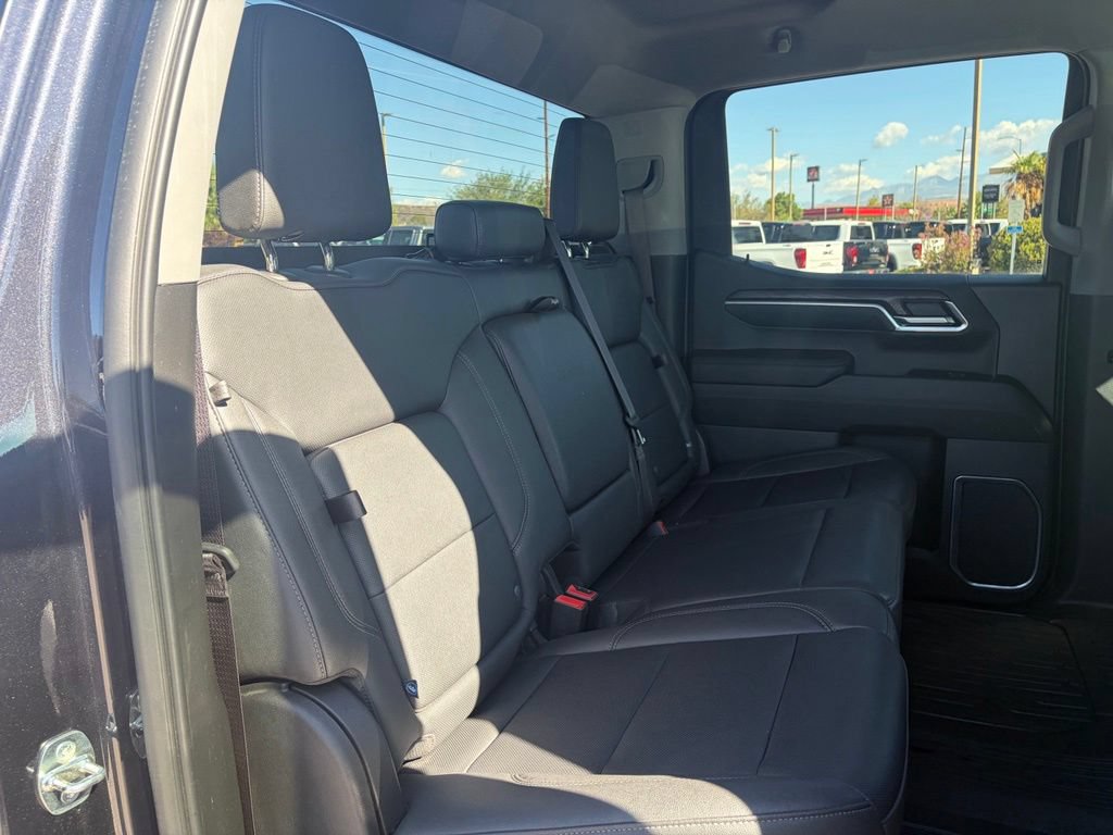 Used 2023 GMC Sierra 1500 SLT w/ X31 Off-Road Package AWD/4WD image 31