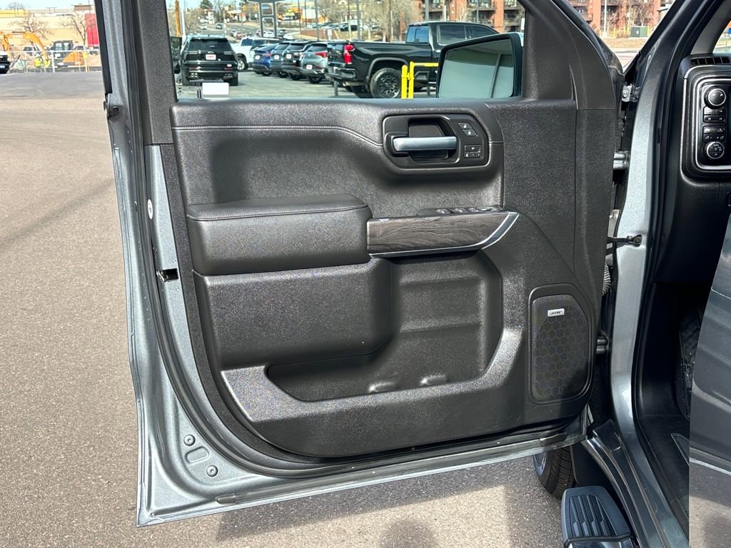 Used 2019 Chevrolet Silverado 1500 LTZ w/ LTZ Premium Package image 10