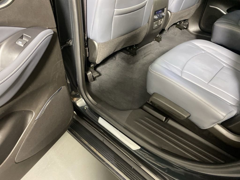 Used 2021 Buick Enclave Premium w/ Sun and Sites Package image 28