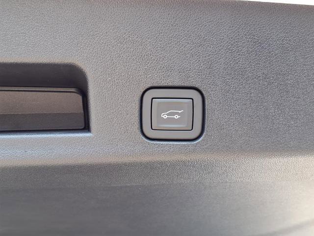 New 2026 Chevrolet Traverse LT image 3