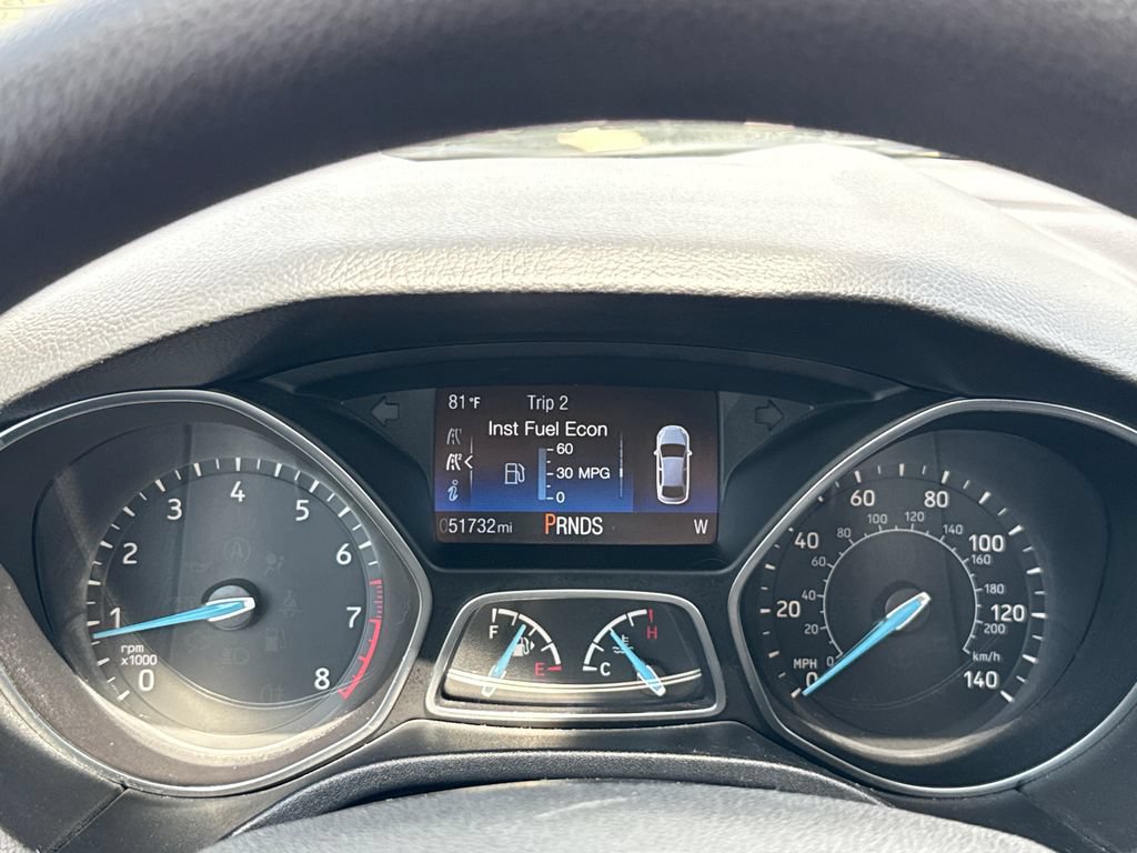 Certified 2018 Ford Focus SE w/ SE Appearance Package FWD image 18