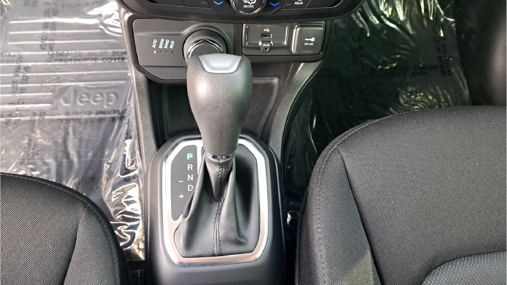 Used 2023 Jeep Renegade Latitude AWD/4WD image 22