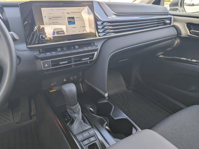 Used 2025 Toyota Camry LE w/ Convenience Package image 24