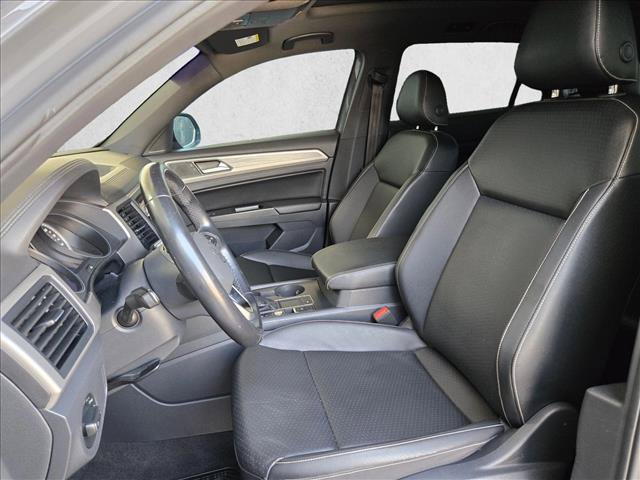 Used 2020 Volkswagen Atlas Cross Sport SE w/ Panoramic Sunroof Package FWD image 11