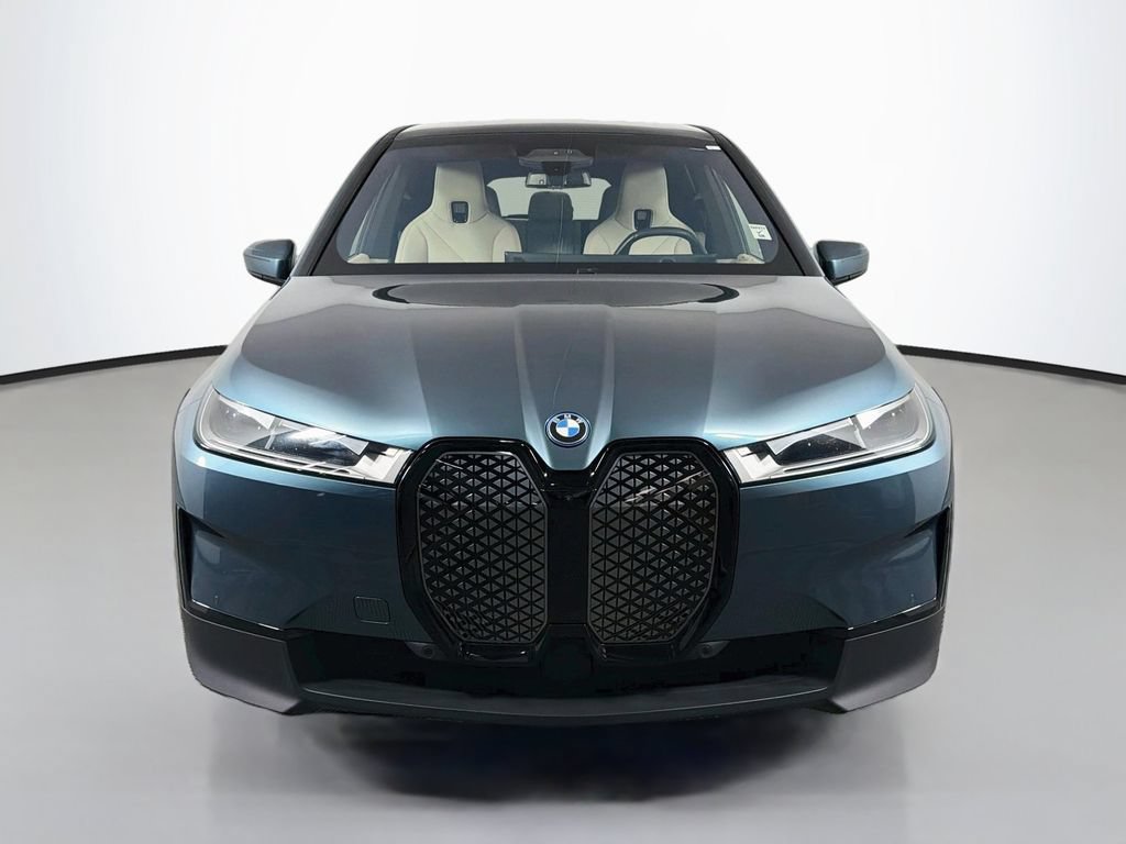 Used 2024 BMW iX xDrive50 w/ Premium Package AWD/4WD image 2