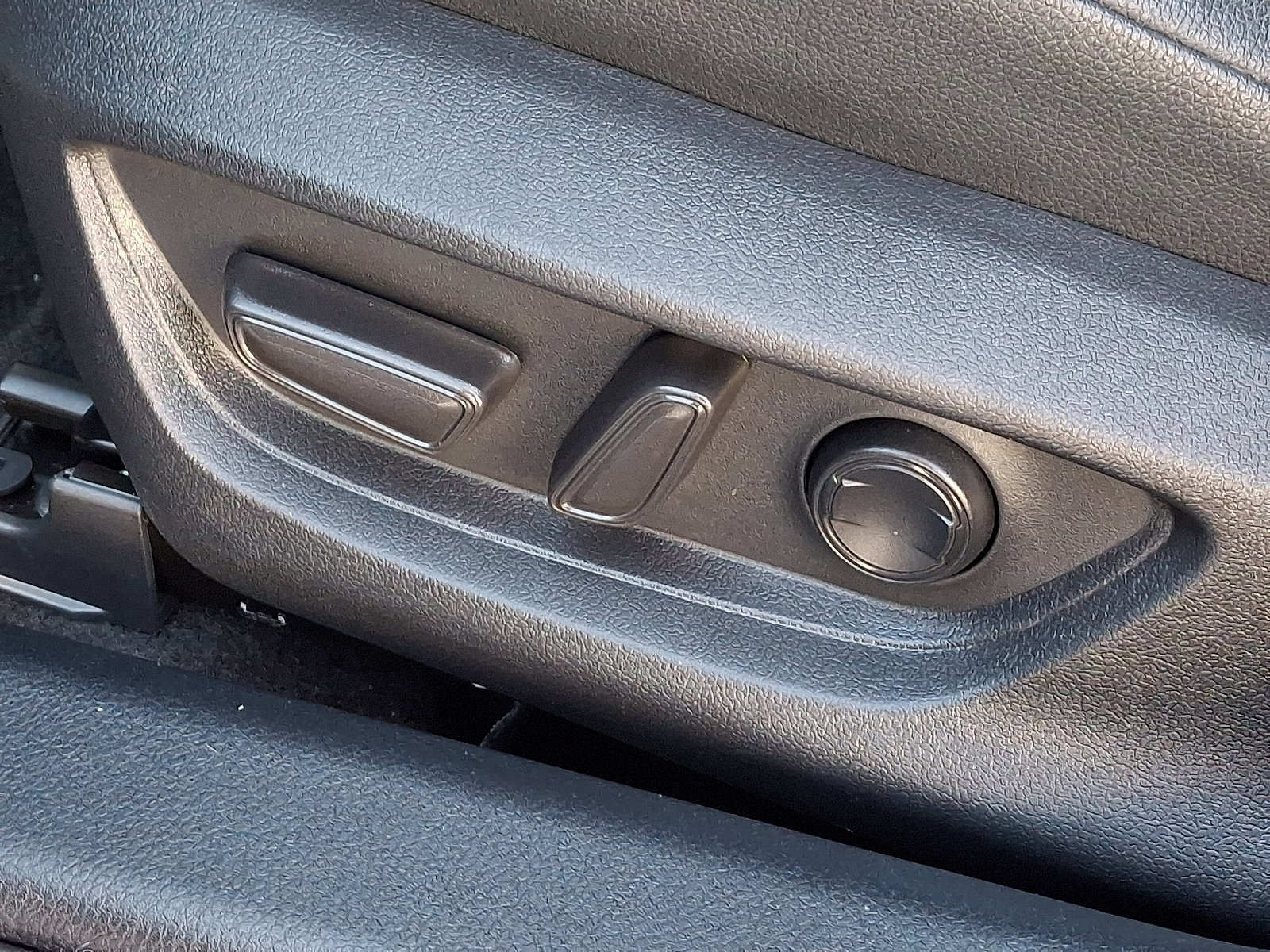 Used 2025 Toyota Camry XSE image 29