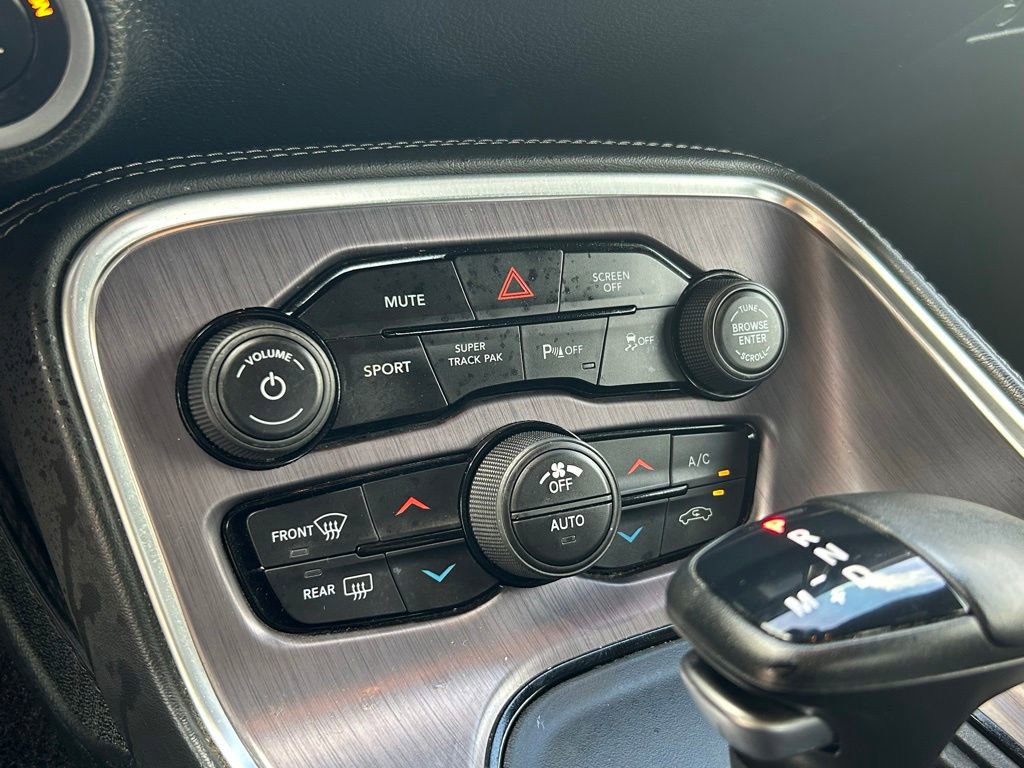 Used 2018 Dodge Challenger SXT w/ Driver Convenience Group RWD image 24
