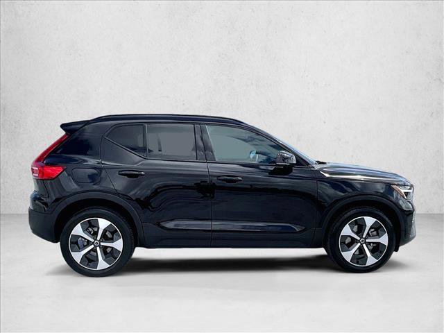 Used 2024 Volvo XC40 B5 Plus AWD/4WD image 5