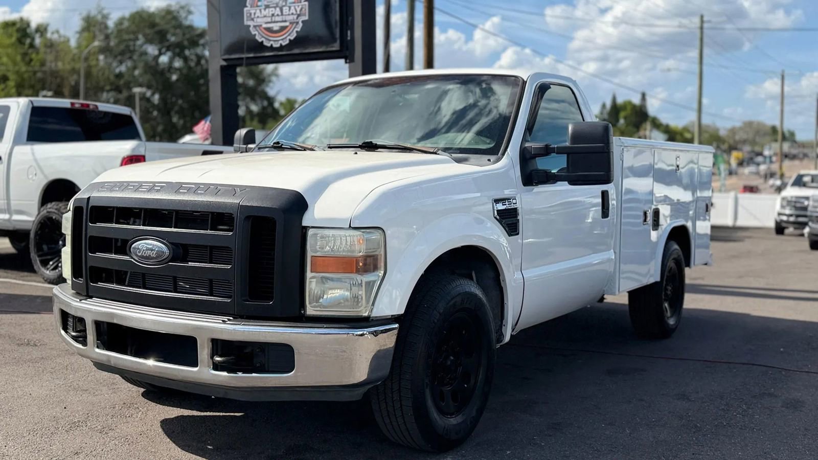 Used 2010 Ford F250 XL image 2