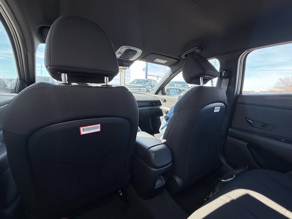 Certified 2025 Hyundai Elantra Sport FWD image 26
