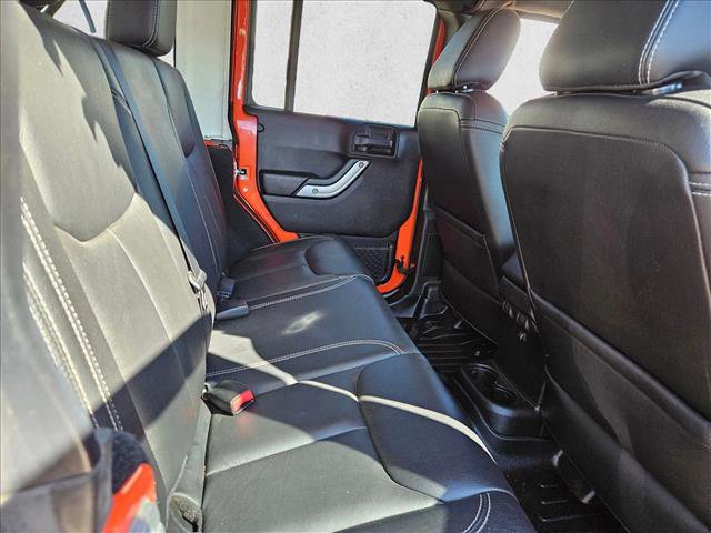 Used 2015 Jeep Wrangler Unlimited Sahara w/ Connectivity Group image 21