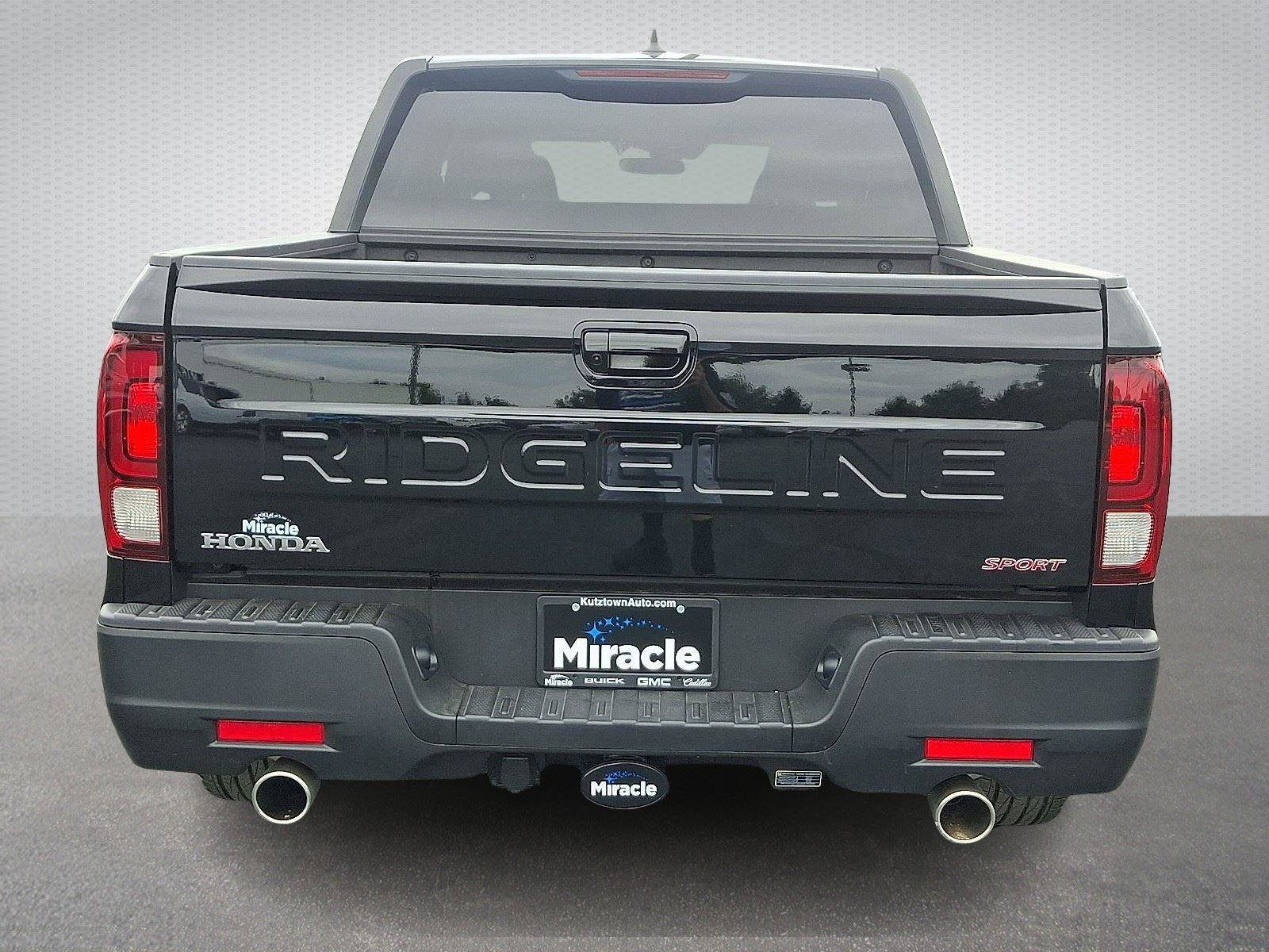 Used 2025 Honda Ridgeline Sport image 5