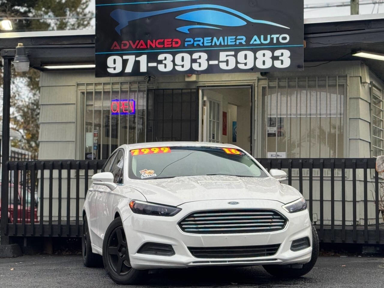 Used 2016 Ford Fusion SE image 1