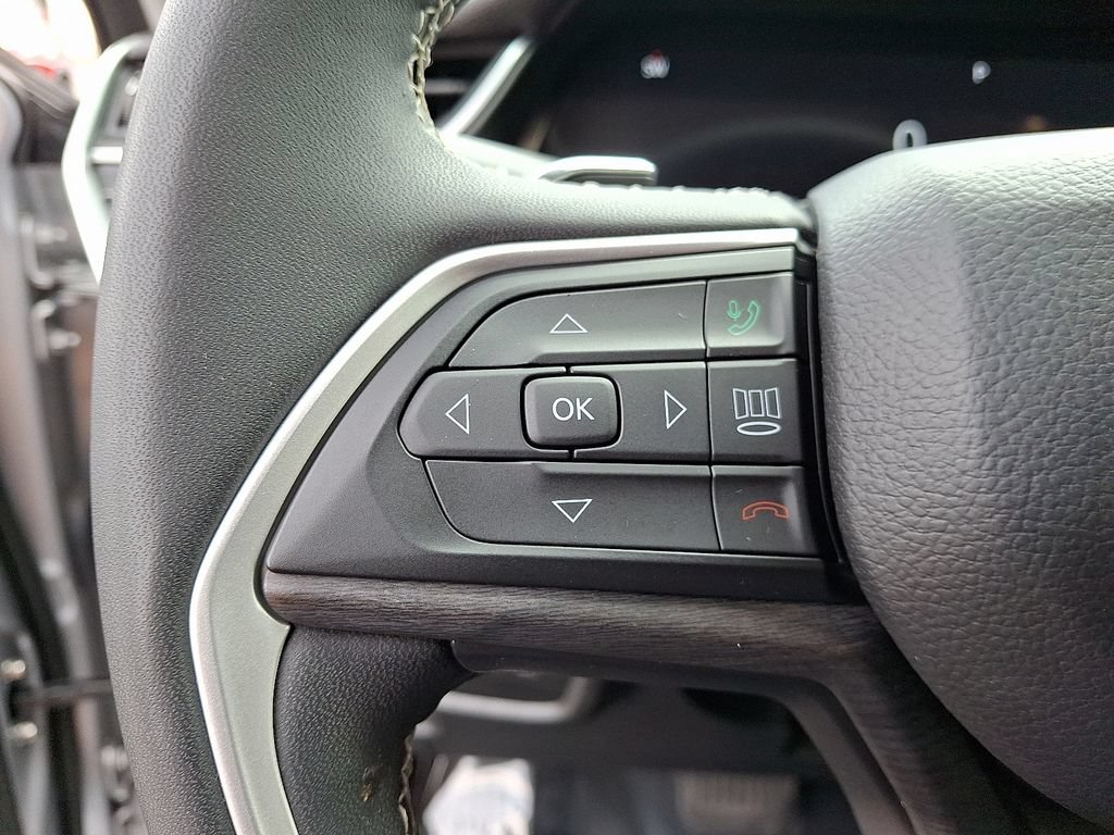 Certified 2023 Jeep Grand Cherokee Limited AWD/4WD image 22