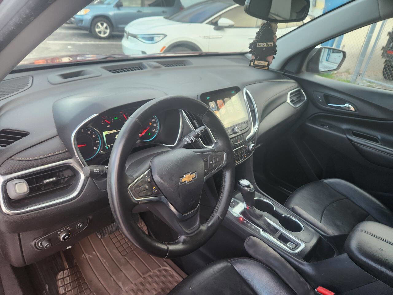 Used 2018 Chevrolet Equinox Premier AWD/4WD image 11