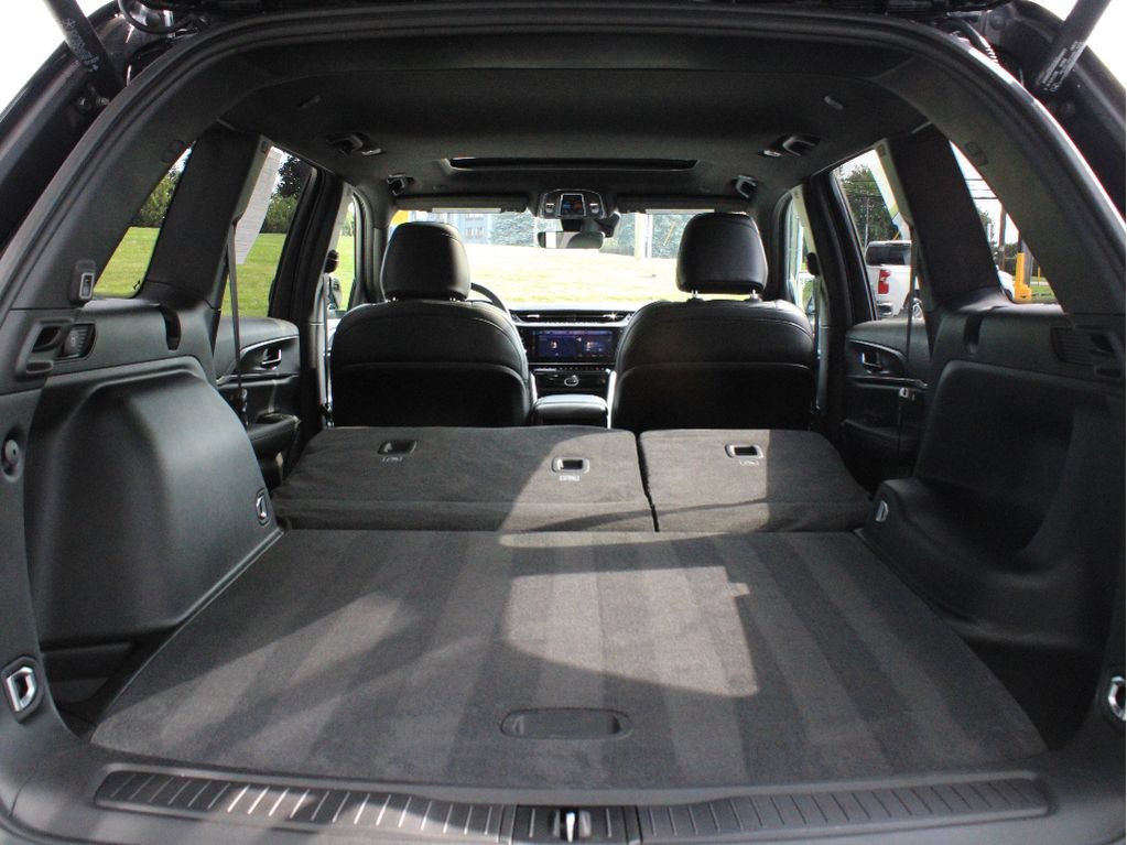 Used 2026 Jeep Grand Cherokee Altitude AWD/4WD image 34