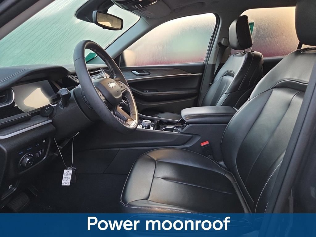 Used 2023 Jeep Grand Cherokee 4WD 4xe image 8