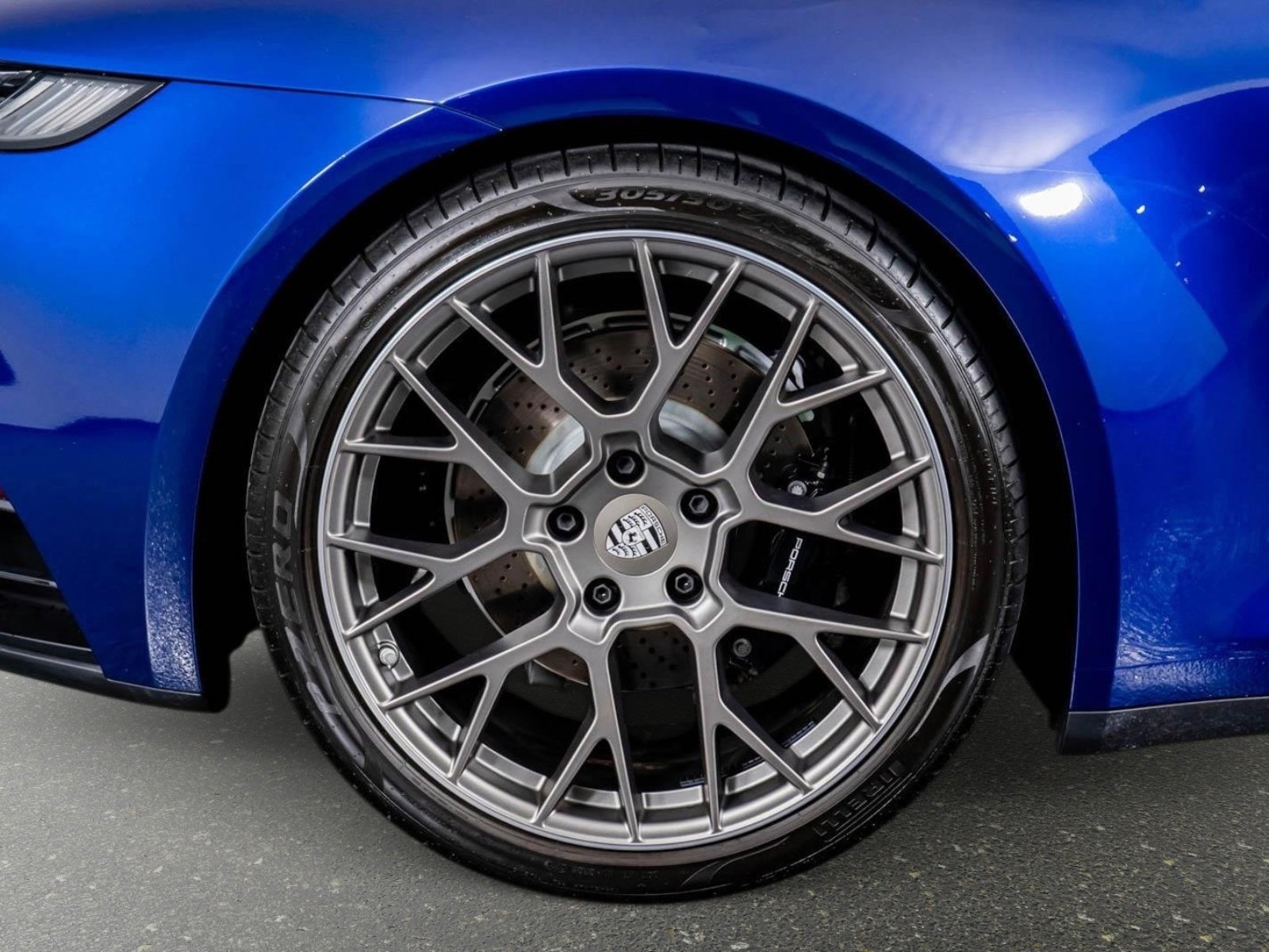 Used 2024 Porsche 911 Carrera 4S w/ Sport Package image 11