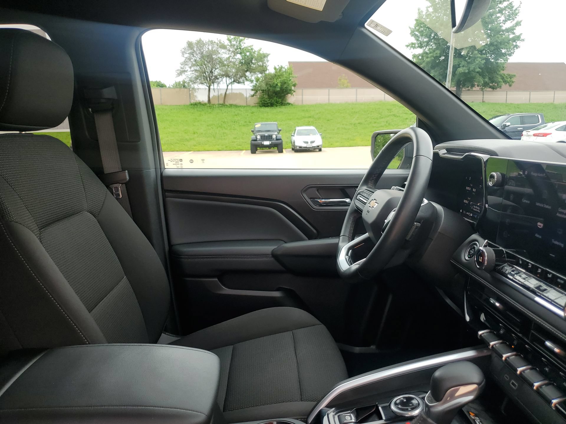 Used 2024 Chevrolet Colorado LT w/ LT Convenience Package II AWD/4WD image 33