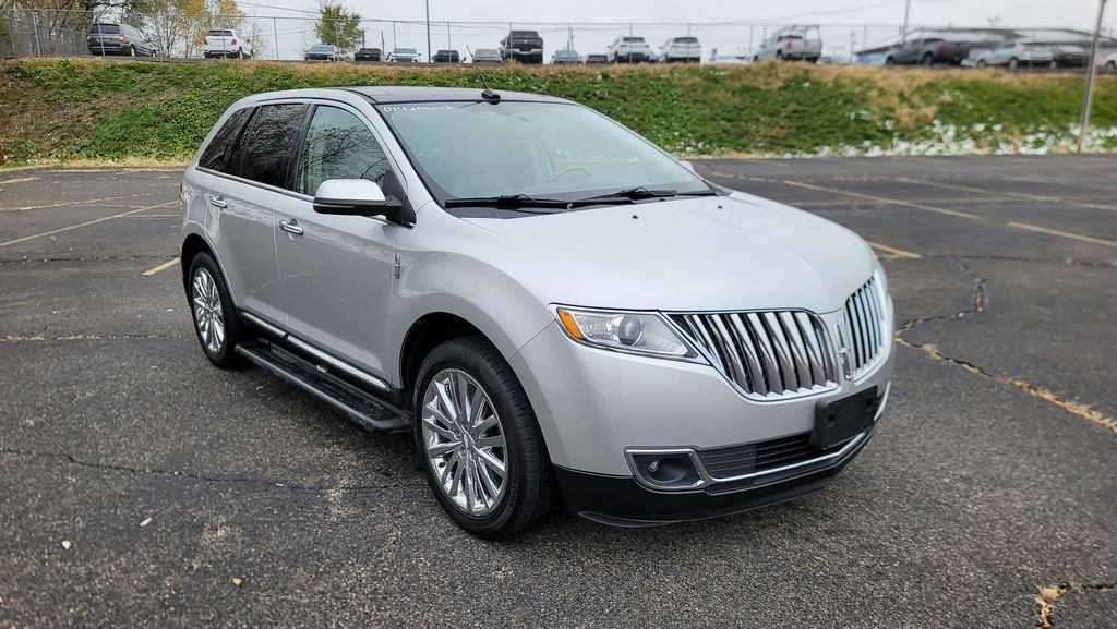 Used 2013 Lincoln MKX Base image 16