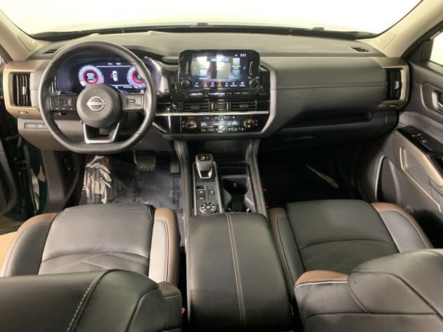 Used 2025 Nissan Pathfinder Platinum w/ Lighting Package (N93) AWD/4WD image 35