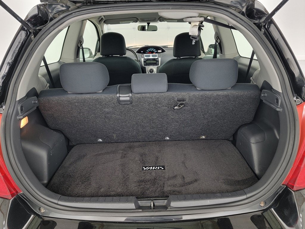 Used 2008 Toyota Yaris 2-Door Hatchback FWD image 24