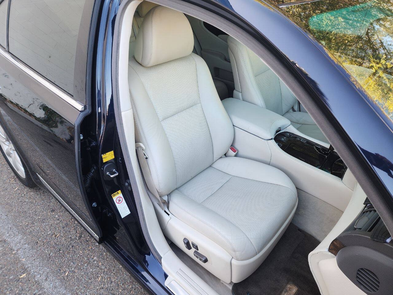 Used 2009 Lexus LS 460 RWD image 14