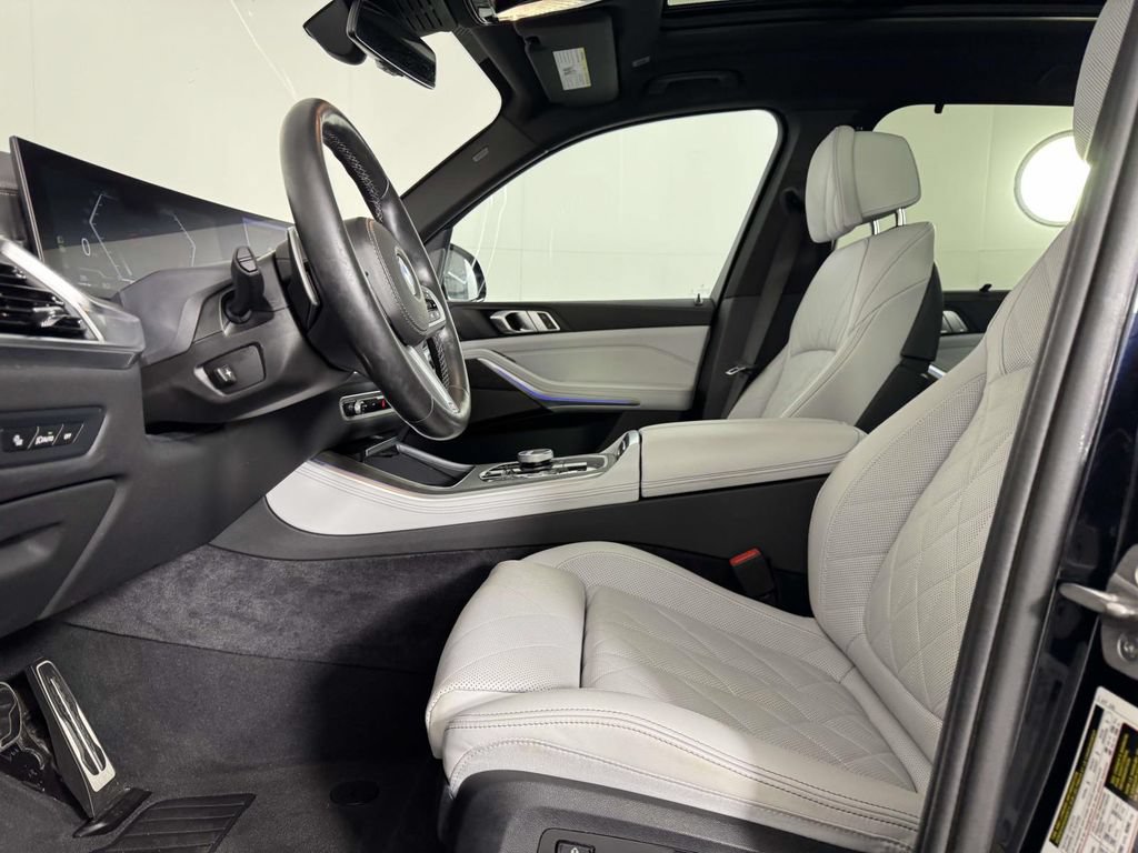 Used 2024 BMW X5 xDrive40i w/ Executive Package AWD/4WD image 4