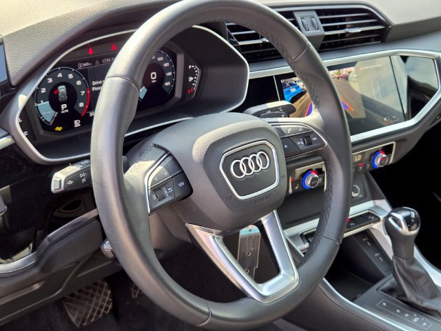 Used 2025 Audi Q3 2.0T Premium AWD/4WD image 19
