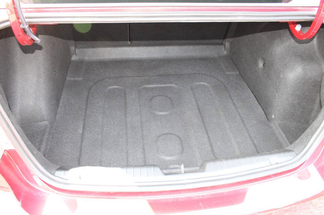 Used 2011 Chevrolet Cruze LT FWD image 23
