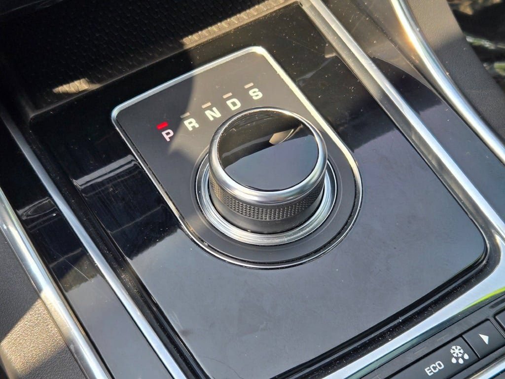 Used 2019 Jaguar XE R-Sport RWD image 29