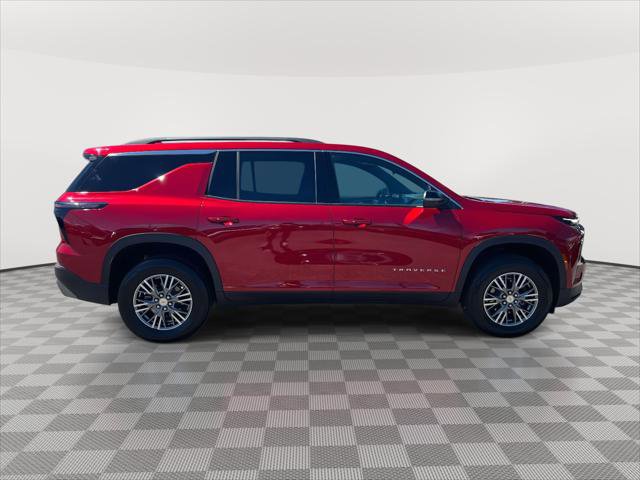 Used 2025 Chevrolet Traverse LT image 4