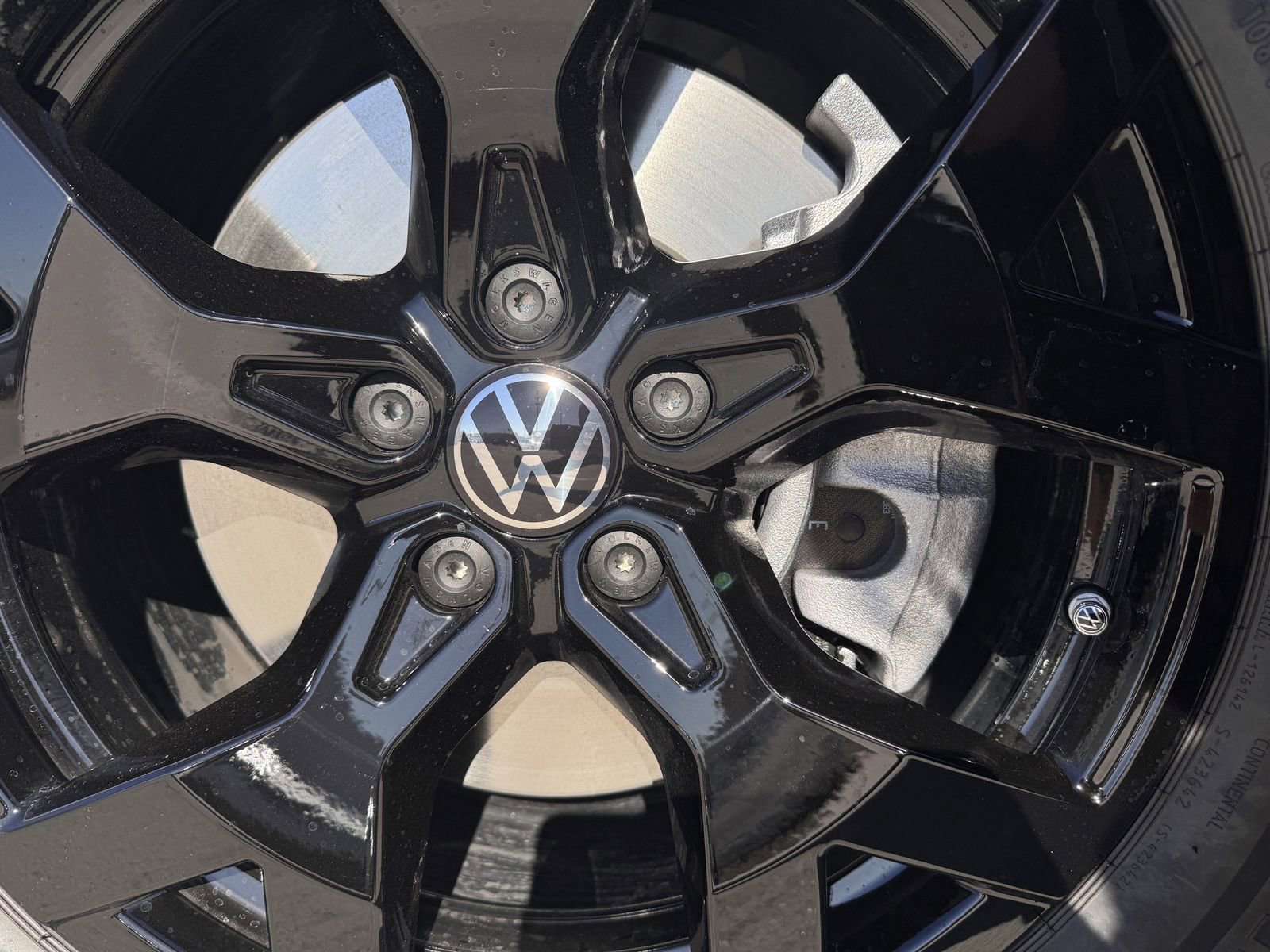 New 2026 Volkswagen Atlas Peak Edition image 8