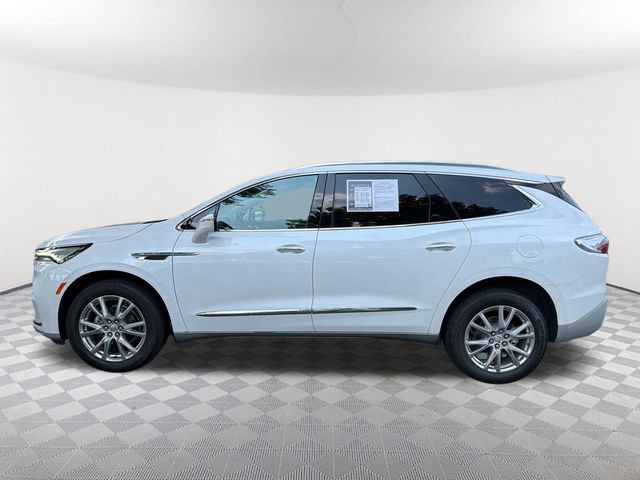 Used 2024 Buick Enclave Essence w/ Experience Buick Package FWD image 8
