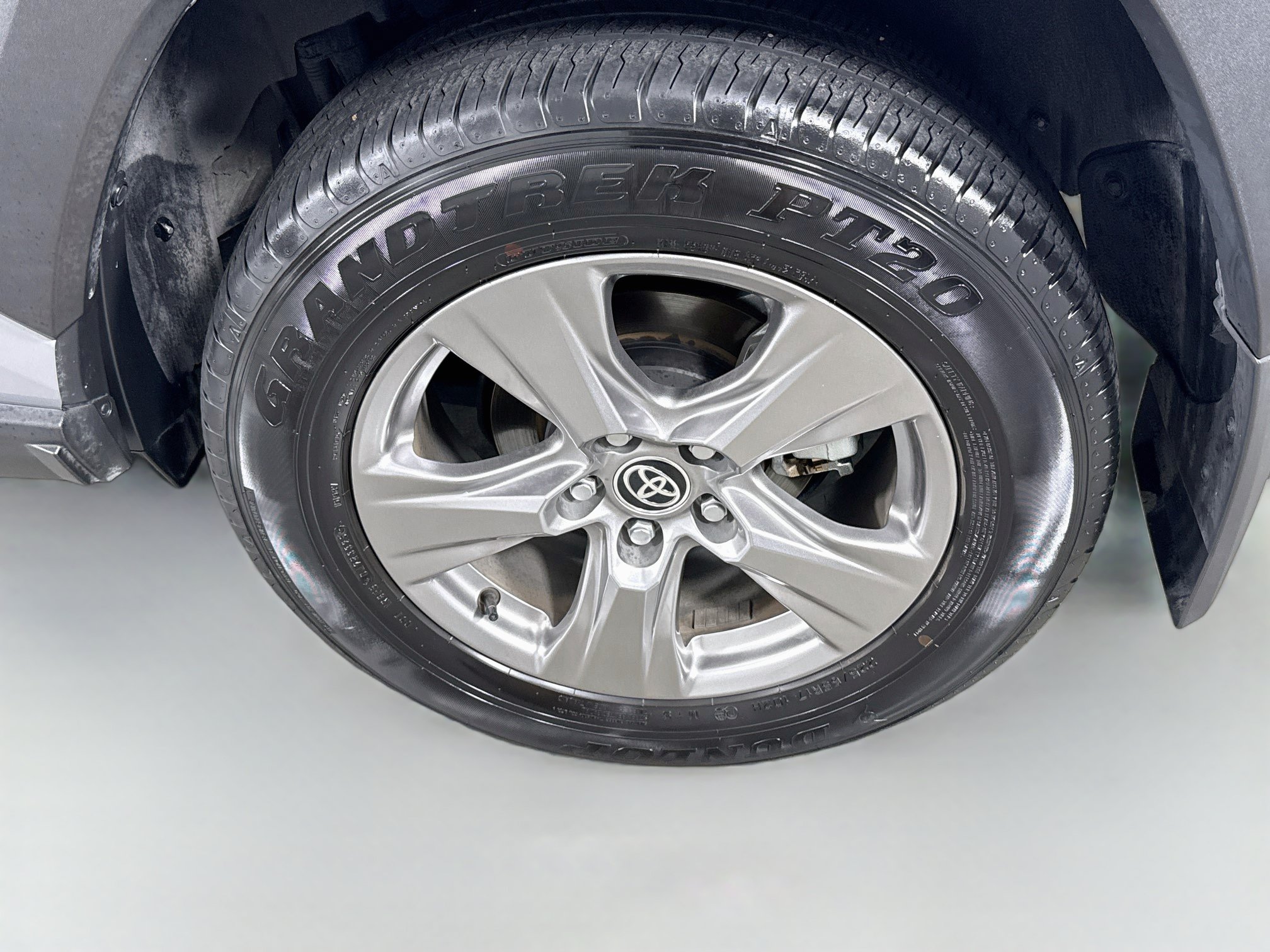 Used 2025 Toyota RAV4 LE AWD/4WD image 26
