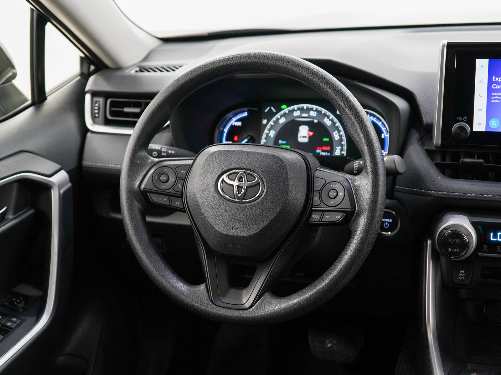 Used 2025 Toyota RAV4 XLE AWD/4WD image 14