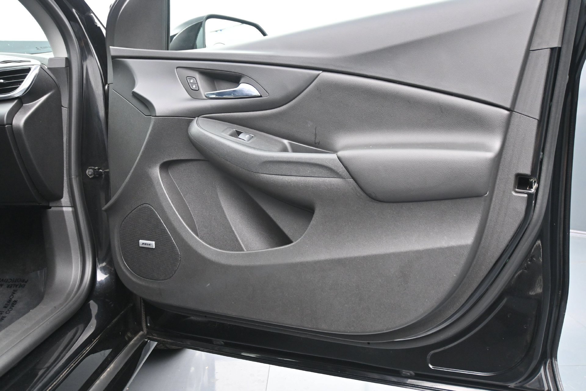 Used 2017 Chevrolet Volt Premier FWD image 12