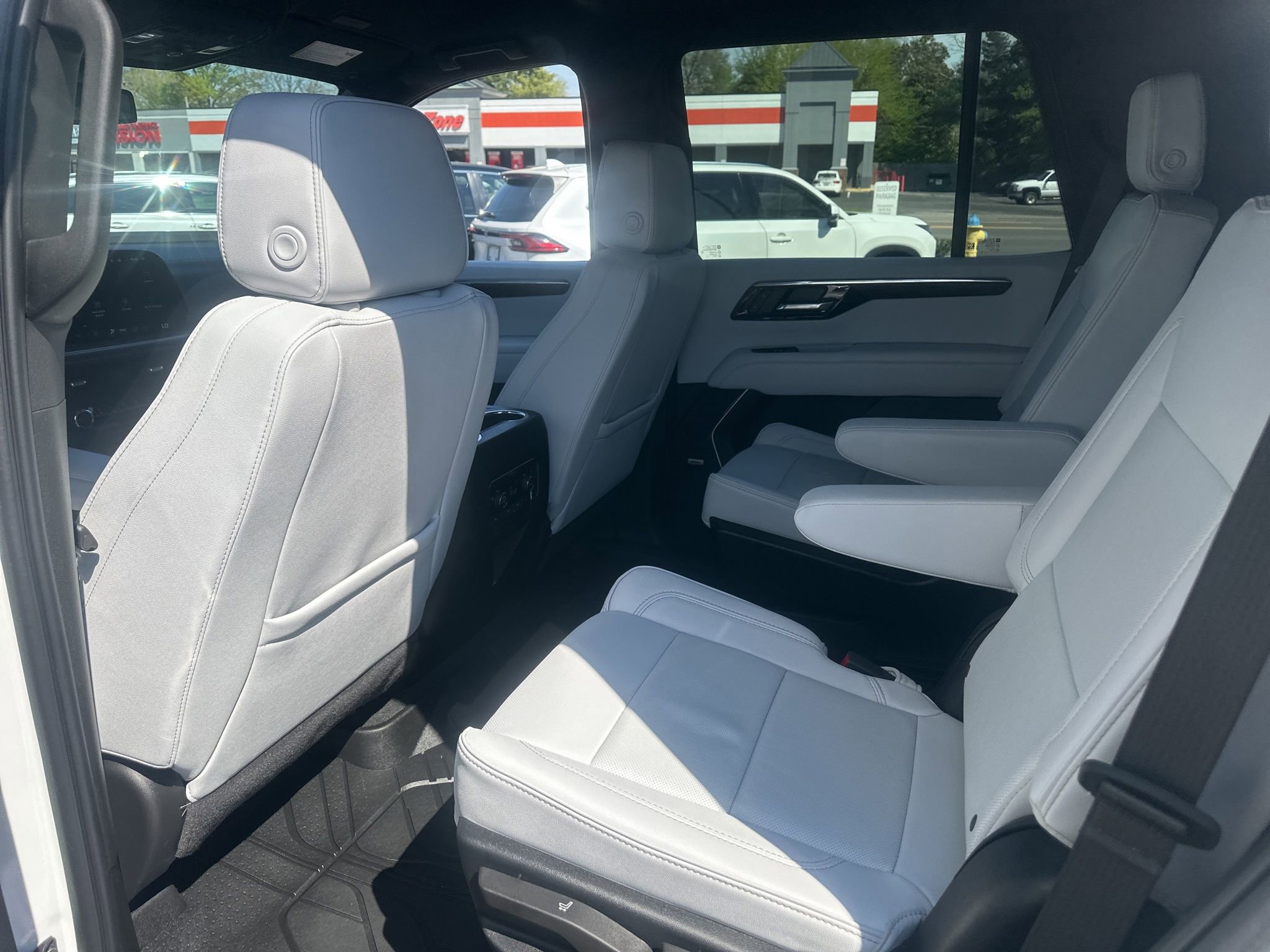 Used 2025 Chevrolet Tahoe Premier image 25