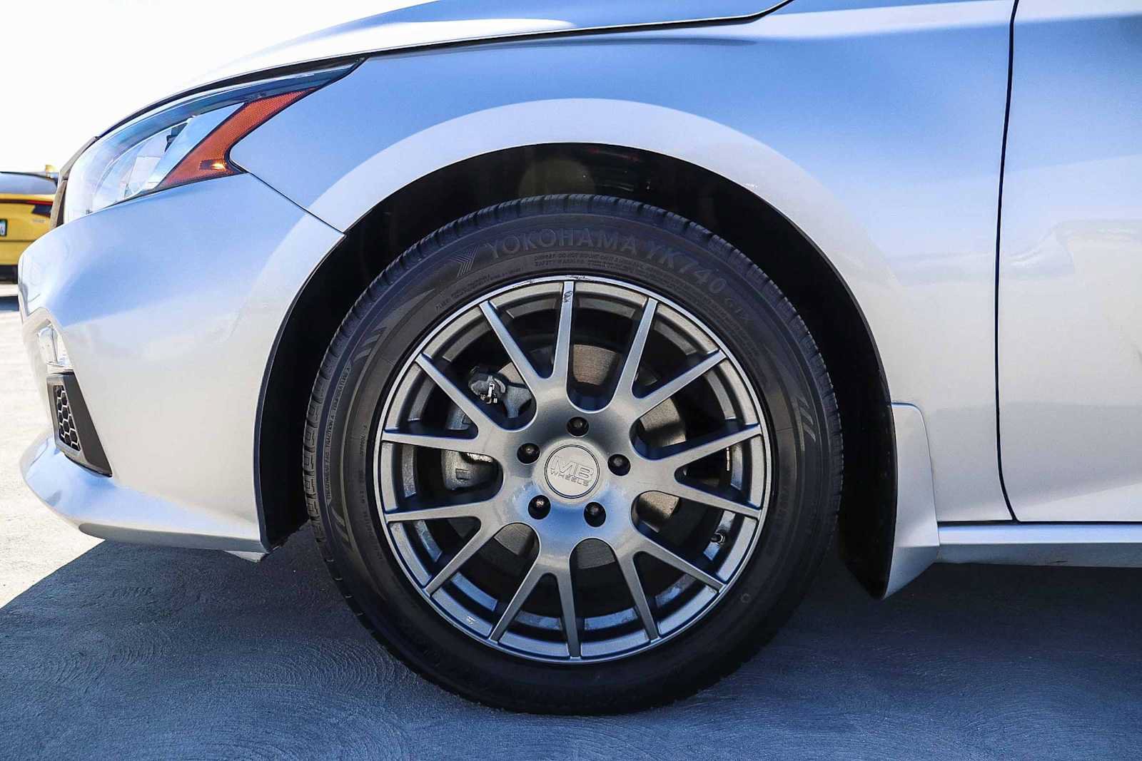 Used 2020 Nissan Altima 2.5 SR FWD image 11
