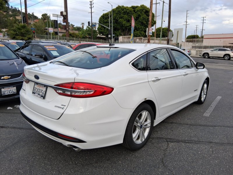 Used 2018 Ford Fusion SE w/ Equipment Group 602A FWD image 6