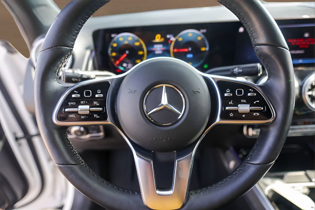 Used 2023 Mercedes-Benz EQB 350 4MATIC SUV image 12