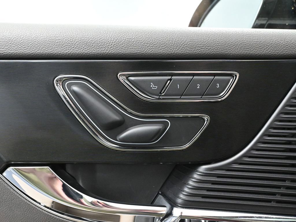 Used 2022 Lincoln Corsair Reserve w/ Equipment Group 201A image 22