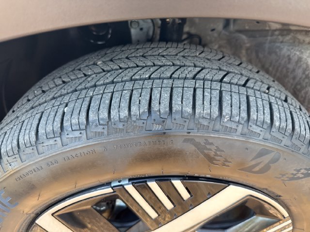Certified 2025 Nissan Kicks SV FWD image 24