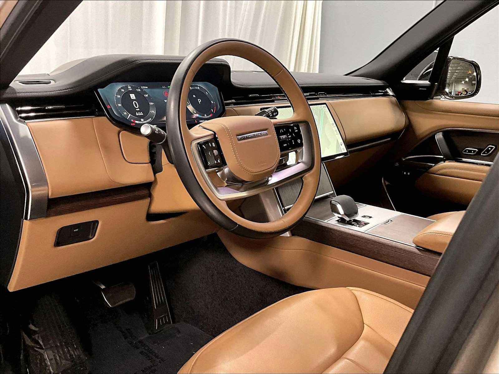 Used 2025 Land Rover Range Rover SE image 6