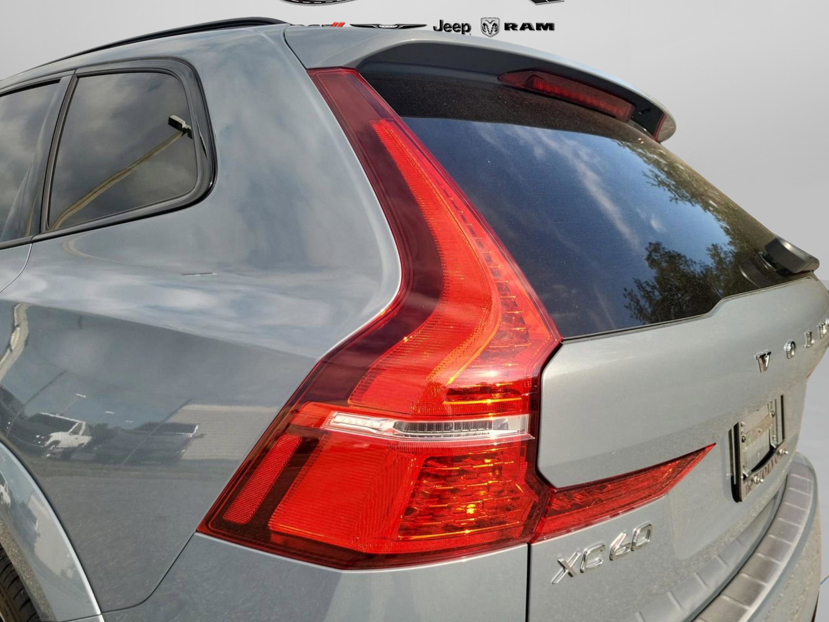 Used 2024 Volvo XC60 T8 Polestar w/ Protection Package Premier image 6