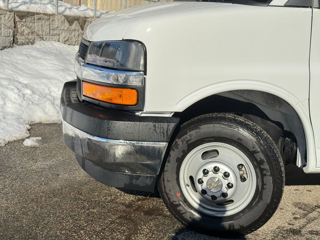New 2026 Chevrolet Express 4500 w/ Power Convenience Package image 3
