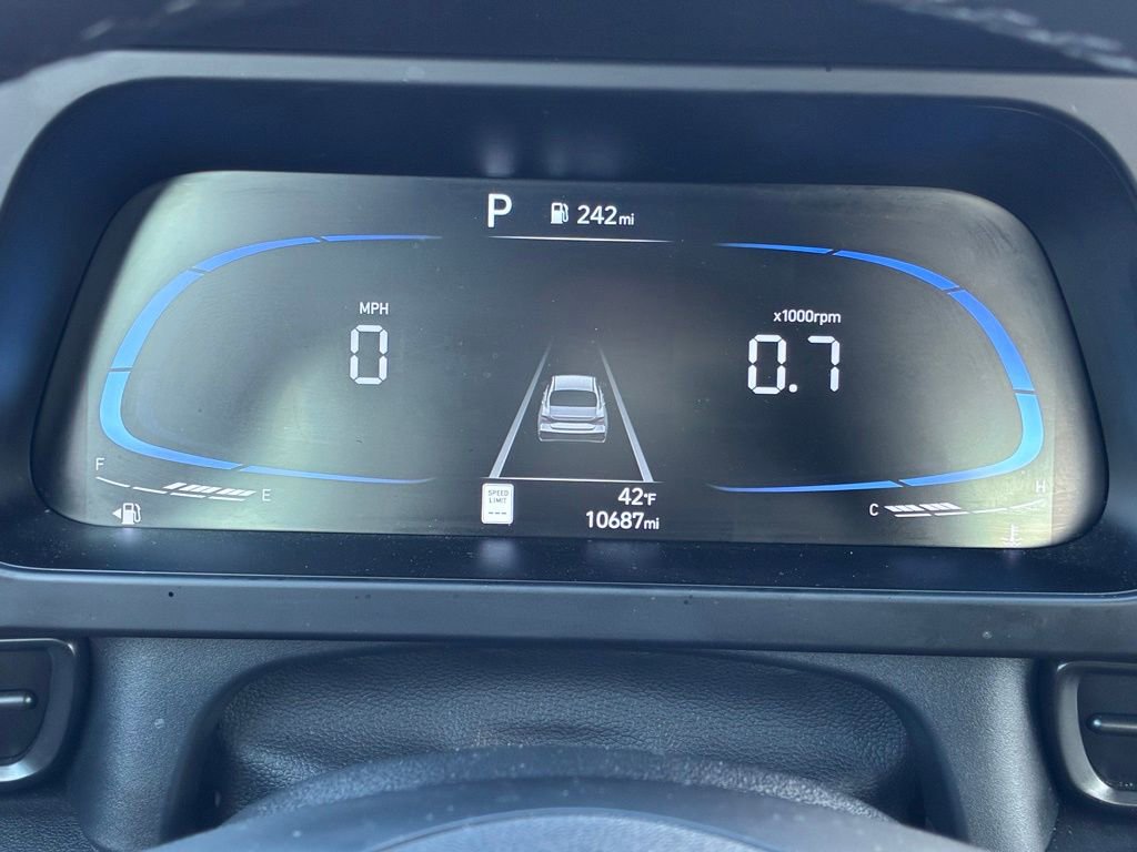 Used 2025 Hyundai Elantra Sport image 20