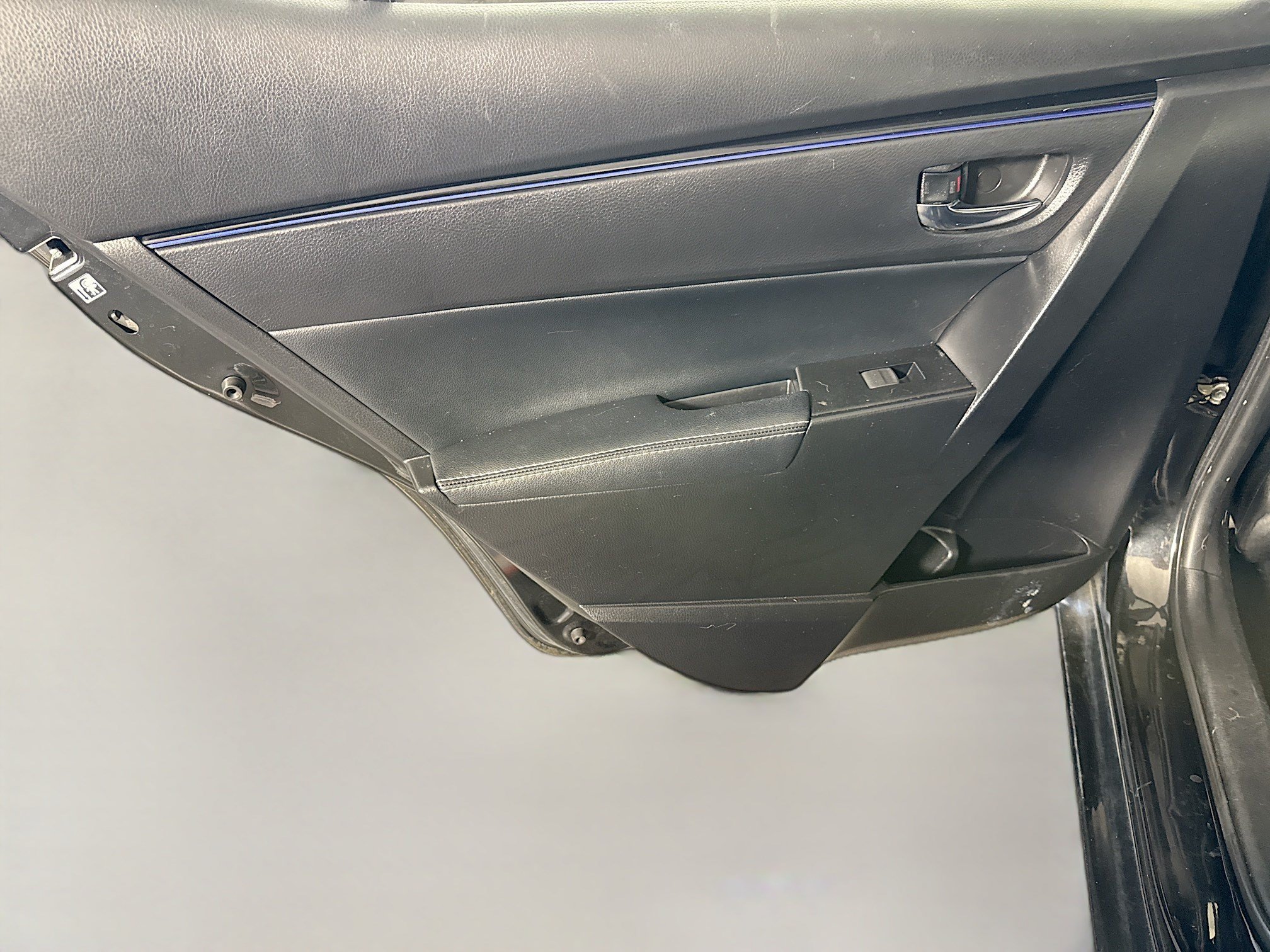 Used 2018 Toyota Corolla SE FWD image 25