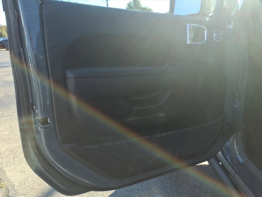 Used 2024 Jeep Gladiator Sport image 12