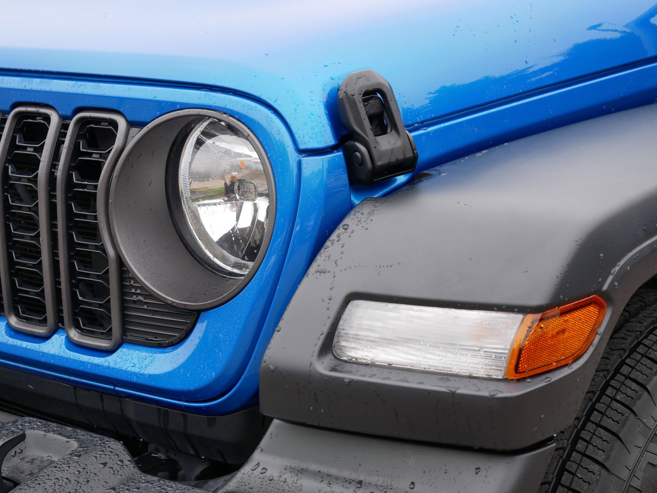 Used 2024 Jeep Wrangler Sport S image 16